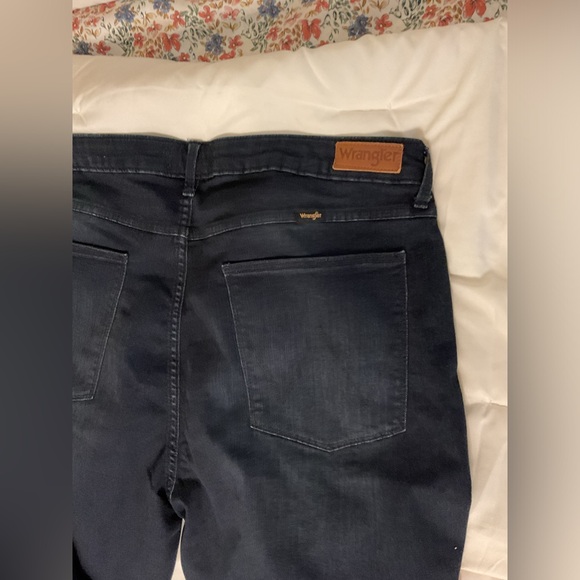 NWT Women’s Wrangler High Rise Unforgettable Skinny Jeans Size 24 - Picture 9 of 11